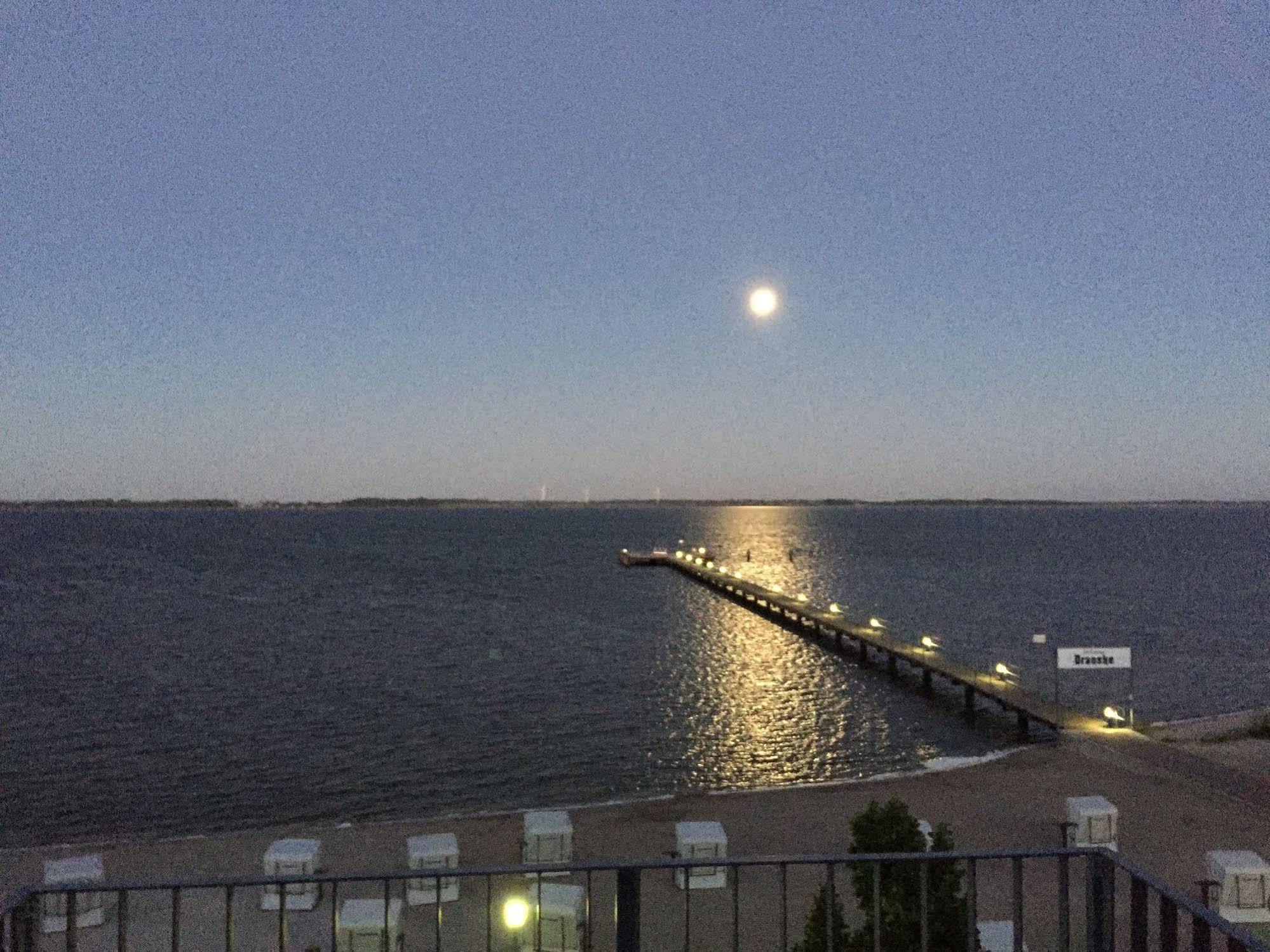 Strandhotel Dranske Eksteriør bilde