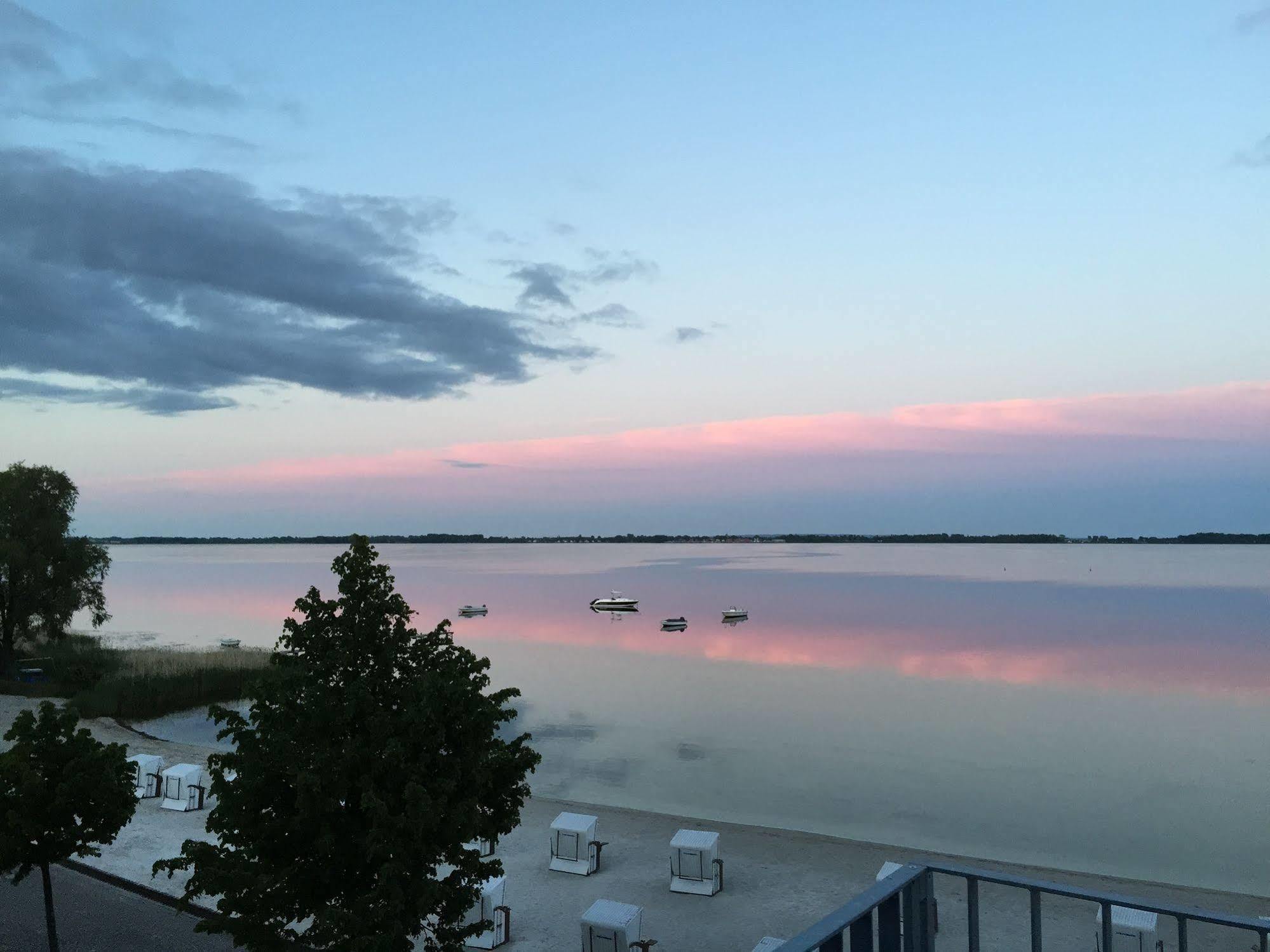 Strandhotel Dranske Eksteriør bilde